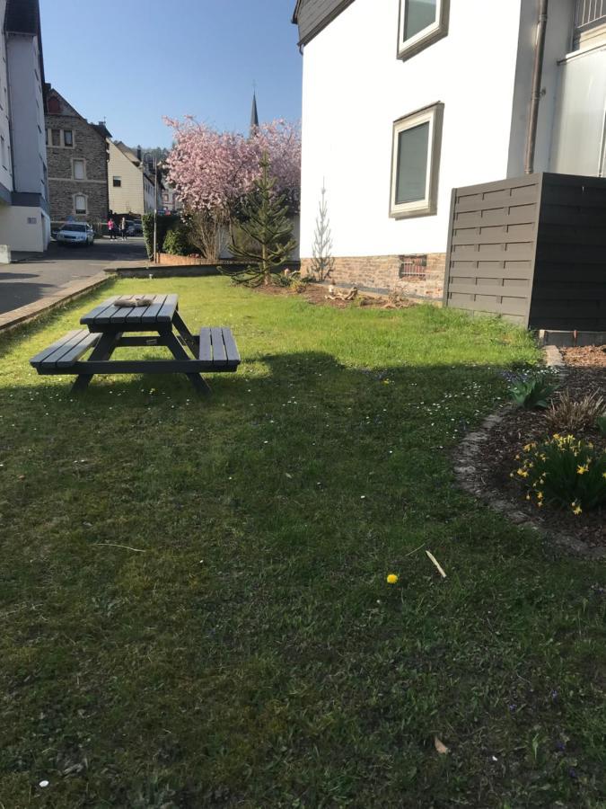 Ferienwohnung Sonnen - Terrasse 베른카슈텔쿠에스 외부 사진